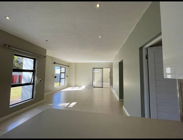 3 BEDROOM HOUSE FOR SALE IN MIDSTREAM RIDGE